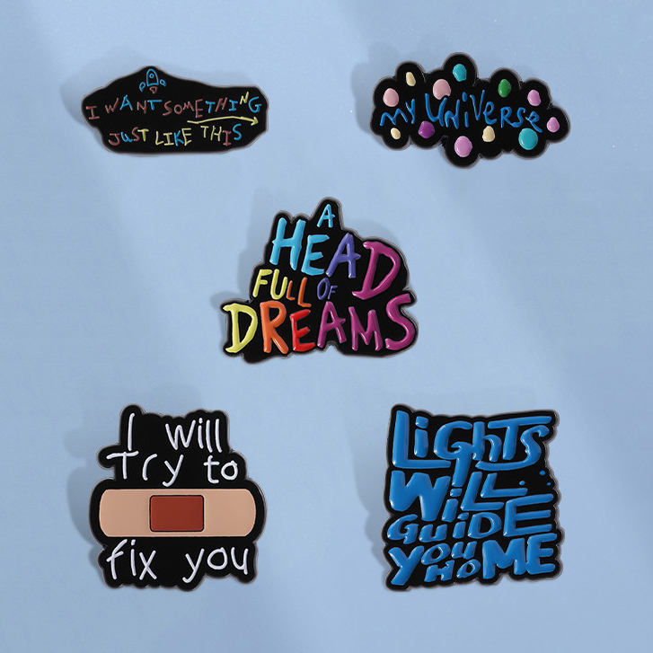 เพลง Coldplay เคลือบ Pin เข็มกลัดสีสันสดใส พร้อมข้อความ สำหรับป้ายกระเป๋าเป้ และเป็นของขวัญให้เพื่อน