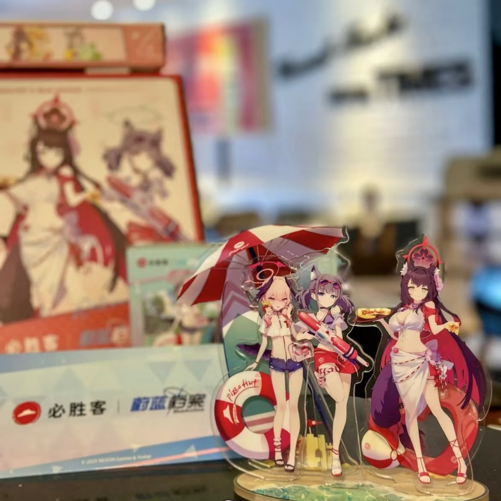 2025 Pizza Hut Limited Edition Collaboration with Blue Archive The Animation Acrylic Stand, Badge De