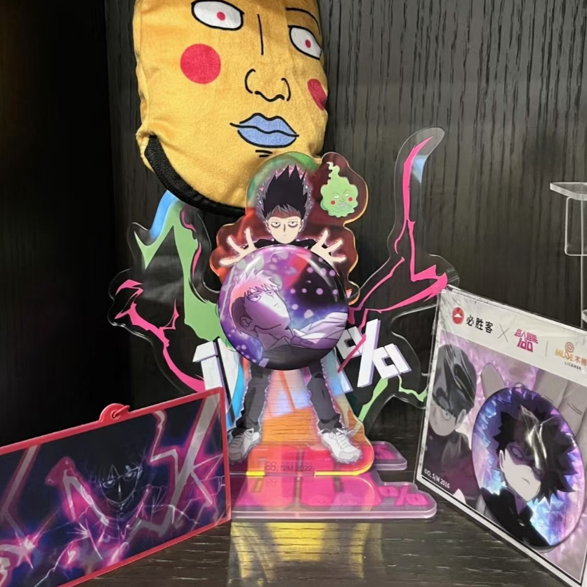 2025 Pizza Hut Limited Edition Collaboration พร้อม Mob Psycho 100 ขาตั้งอะคริลิค, เคสหูฟังป้าย, พวงก