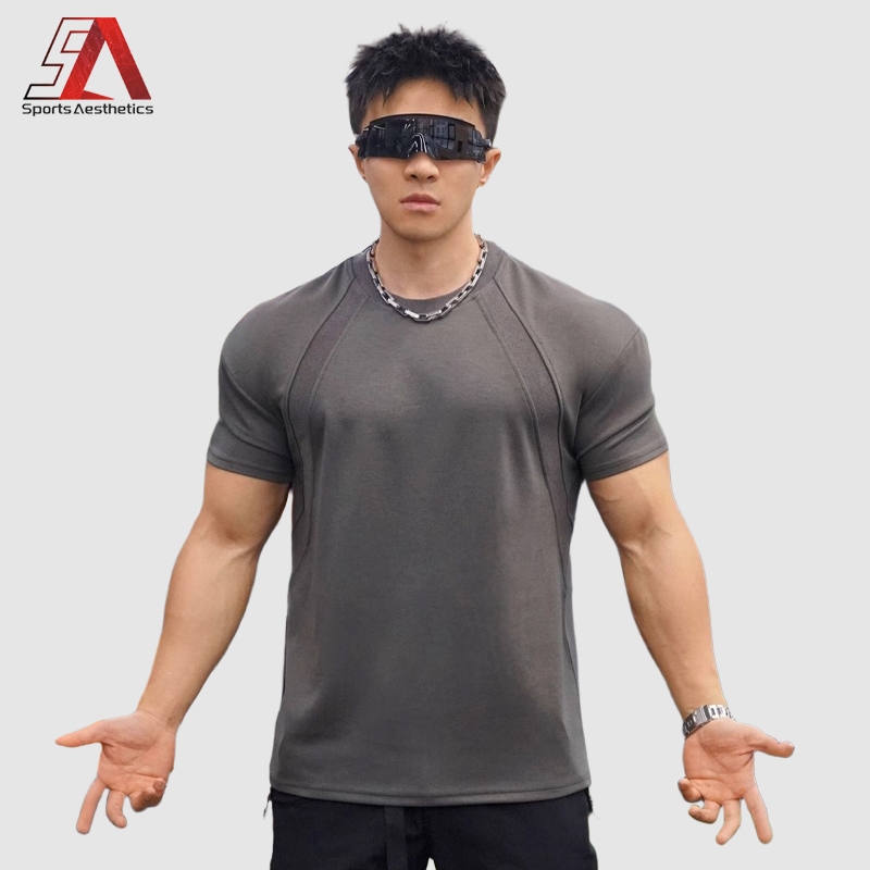 เสื้อกีฬาลำลองผู้ชายใหม่ แขนสั้น เย็บละเอียด กันยีบและริ้วรอย สวมใส่สบาย