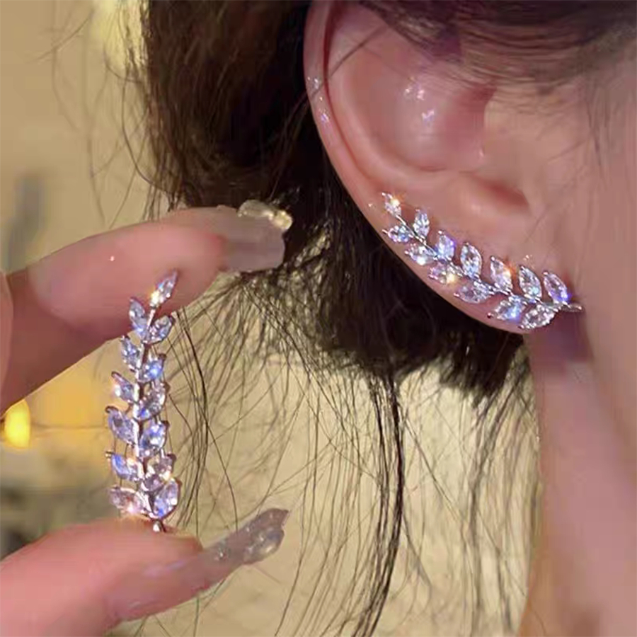 High-End แฟชั่น Niche Design หูกระดิบหรูหราจากข้าวสาลีและเพชร