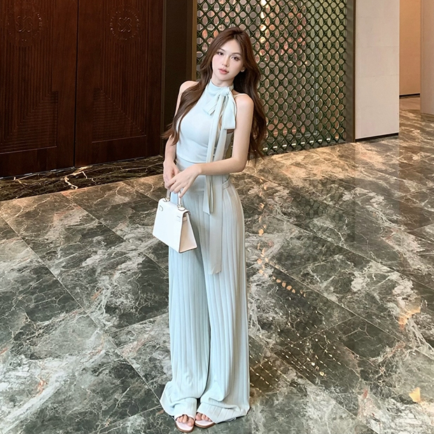 ชุดท่องเที่ยวเกาหลีฤดูร้อน สไตล์ Slim-Fit Lace-Up แขนกุด และเอวสูงขากว้าง Trouser