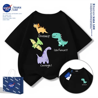 【ส่งเร็ว 48 ชั่วโมง】เสื้อยืดเด็ก NASA ผ้าฝ้ายนุ่ม ลายโลกไดโนเสาร์ ระบายอากาศดี สไตล์ไทย