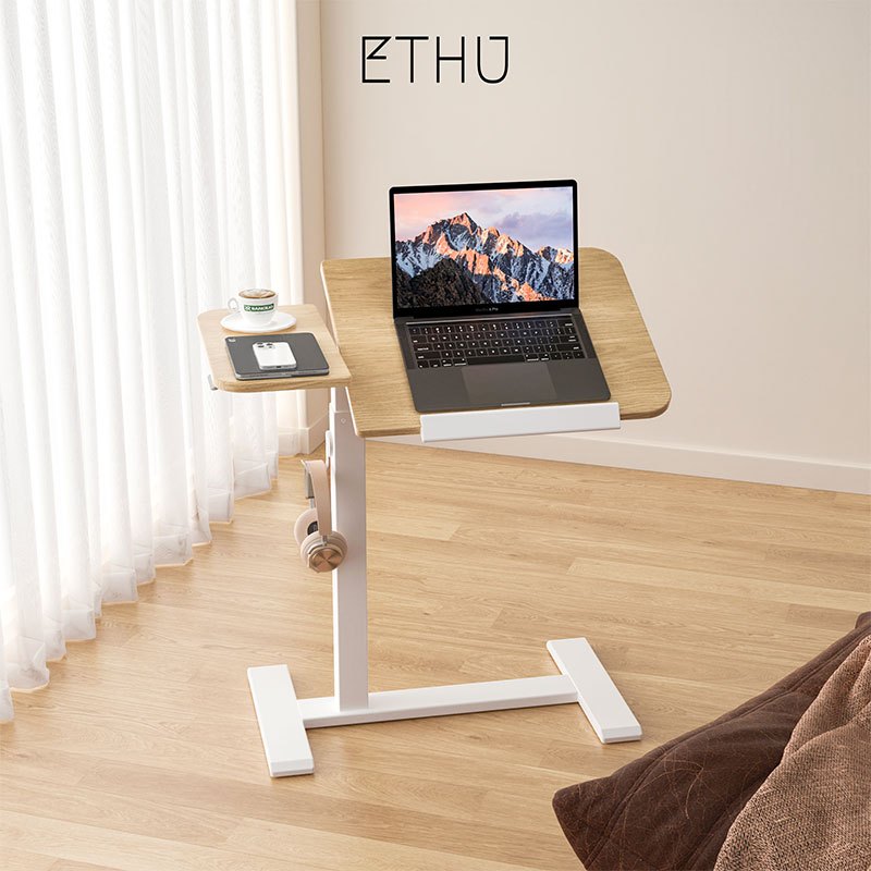 [ETHU] โต๊ะข้างเตียง ปรับมุมพลิกได้±48°ทั้ง2ด้าน ปรับระดับสูง-ต่ำ มือเดียว ล้อซ่อน รับน้ำหนัก20kg วัสดุไม้อัดความหนาแน่นสูง