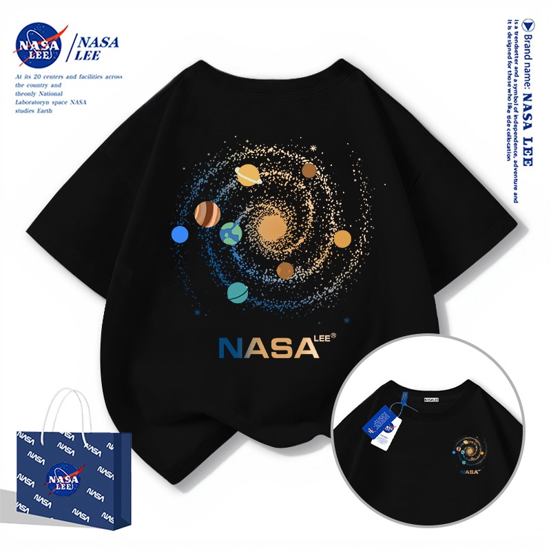 【จัดส่งภายใน 48 ชั่วโมง】เสื้อยืดเด็ก NASA สีดำ ผ้าฝ้าย 100% ลายจักรวาลสุดเท่ (Galaxy Print)
