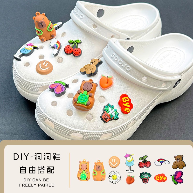 [ชุดเป็ดเหลืองสีฟ้า คาวาอิ] หัวเข็มขัดรองเท้ารูรองเท้าแตะฤดูร้อนน่ารัก ทําเอง รองเท้าตกแต่งดอกไม้ที่ถอดออกได้