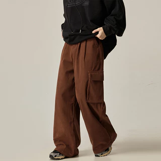 ✨BIA✨ สไตล์ลำลอง Corduroy Pants สไตล์เกาหลี กางเกงคาร์โก้ มีหลายกระเป๋า เอวยืด รุ่น สีน้ําตาล ทรงหลวม เหมาะสำหรับทุกฤดูกาล สีดำ กางเกงผู้ชาย เนื้อผ้าดี ขนาดใหญ่ M-3XL