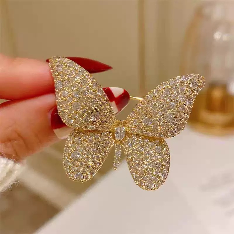 เข็มกลัดผีเสื้อ เพชร-encrusted และเคลื่อนที่ด้วย Gold-plated แบบ hypoallergenic เหมาะสำหรับการเพิ่มลุคหรูหราในงานจัดเลี้ยง