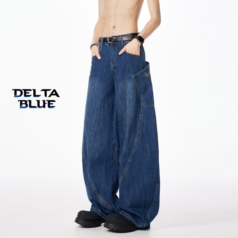 DELTA BLUE กางเกงยีนส์ผู้ชาย American Retro Big Pocket Scimitar Design กางเกงขากว้าง Mopping สไตล์อเมริกัน ทรงหลวมสบาย เนื้อผ้านุ่ม ใส่ได้ทั้งชายหญิง