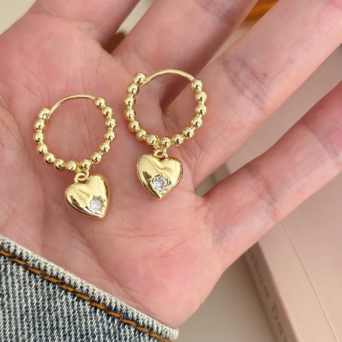 French Golden สามมิติหัวใจหูหัวเข็มขัด Retro ประณีต Cool สไตล์ Micro-Inlaid Zircon ต่างหูผู้หญิง - รูปที่ 2