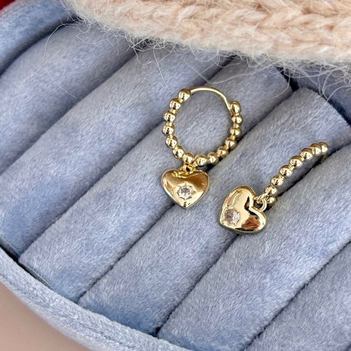 French Golden สามมิติหัวใจหูหัวเข็มขัด Retro ประณีต Cool สไตล์ Micro-Inlaid Zircon ต่างหูผู้หญิง - รูปที่ 6