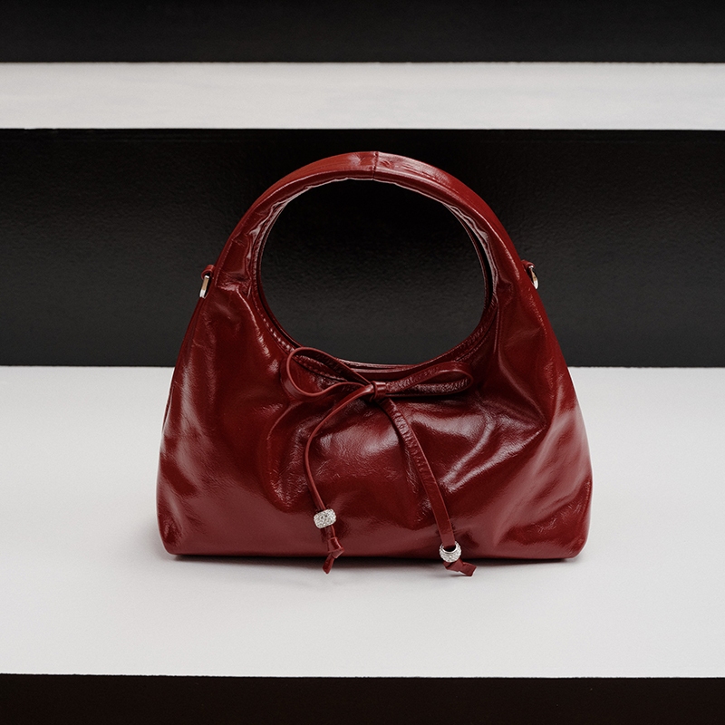 Staccato Women's Crescent Handbag กระเป๋าหนังแท้สตรี รูปทรงพระจันทร์เสี้ยว X8257 - รูปที่ 2