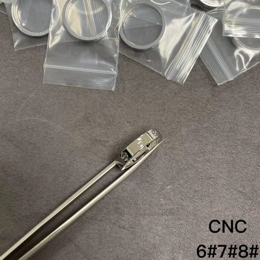 แหวนเงินคุณภาพสูงและเครื่องประดับทำด้วยเทคนิค CNC สุดวิจิตร