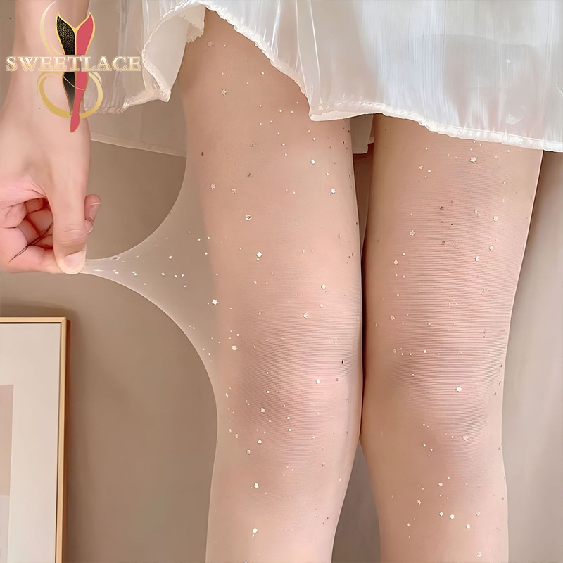 ถุงน่องคู่สี ดำและขาว กลิตเตอร์เน้นความเรียบหรู พร้อมสำหรับคลับ