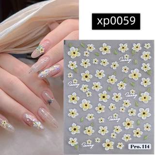 สติ๊กเกอร์ติดเล็บ ตกแต่งเล็บ สีขาว สีเหลือง กลีบ สติ๊กเกอร์ติดดาว