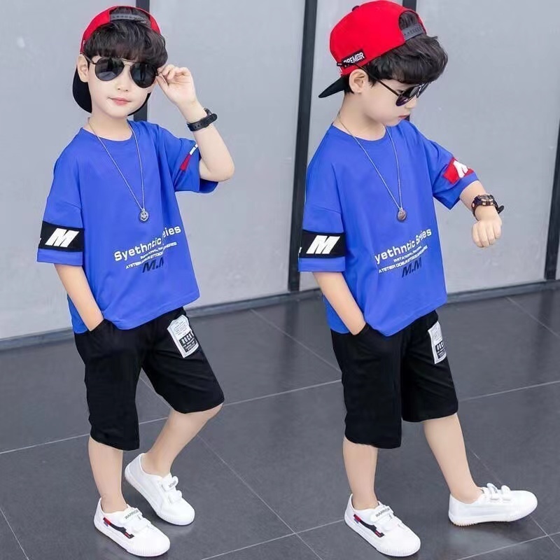 [กรุงเทพฯ ขนตรง] เสื้อยืดแขนสั้นแฟชั่นฤดูร้อนสไตล์ใหม่ชุดสูทเด็กชายผ้าฝ้ายแท้เสื้อผ้าเด็กชั้นนํา