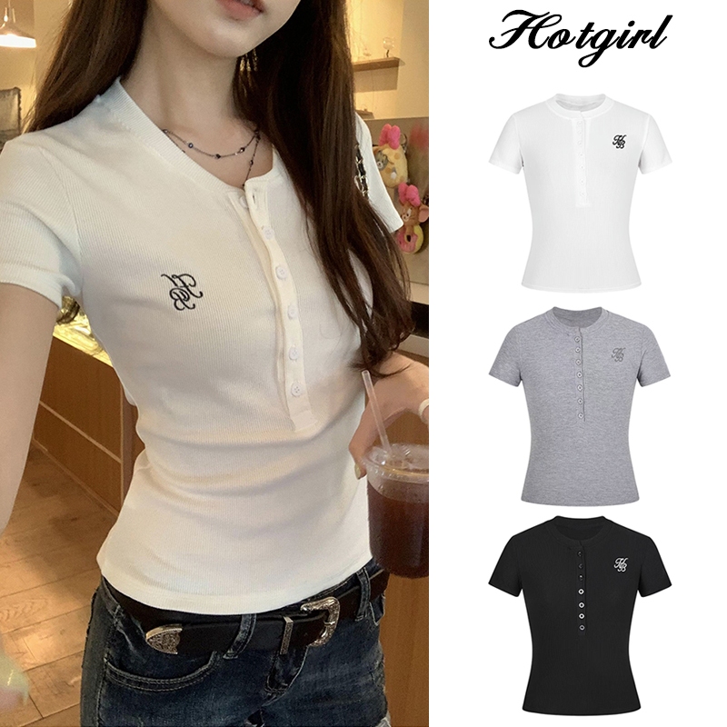 Hotgirl พร้อมส่ง✨เสื้อยืดแขนสั้นทรงสลิมฟิต เสื้อยืดแฟชั่นผู้หญิง ดีไซน์กระดุมแถวเดียว งานปักสีพื้น สไตล์ลำลอง