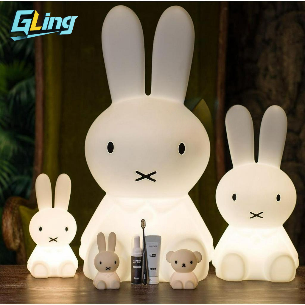 กระต่ายขนาดใหญ่สุดนุ่มส่องสว่าง มีน้ําค้างแข็ง พื้นผิว นํา การ์ตูนโคมไฟตั้งพื้นป้องกันการชนกันไฟกลางคืนของขวัญ