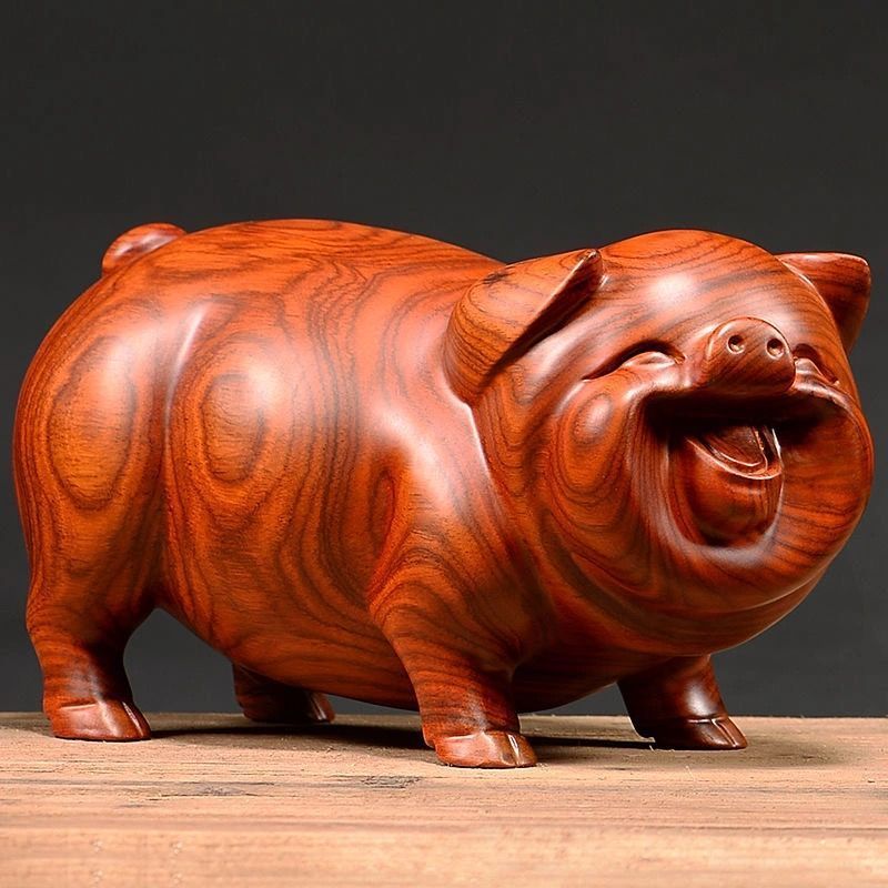 เครื่องประดับหมูไม้เนื้อแข็งแกะสลักงานฝีมือห้องนั่งเล่นห้องเดสก์ทอป แกะสลักไม้เนื้อแข็ง เครื่องประดับโต๊ะทำงาน การ์ตูนน่ารัก