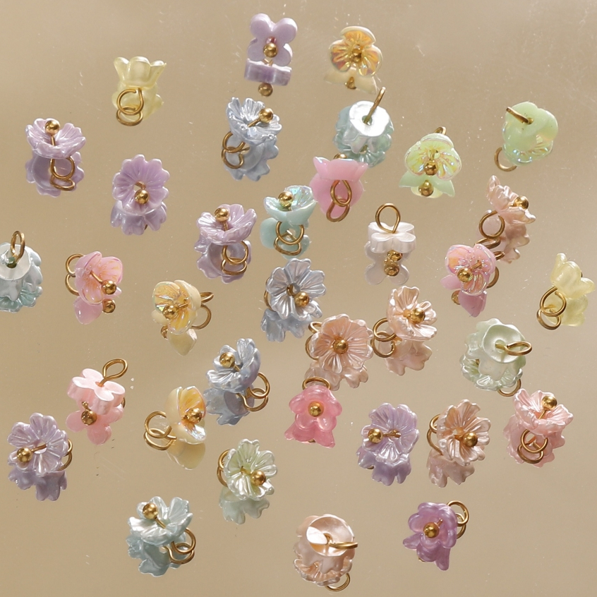 5ชิ้นมินิดอกไม้จี้หลายประเภทเรซิ่นดอกไม้ลูกปัดจี้ ทําเอง ทําที่มีสีสันพวงมาลัยสร้อยข้อมือ
