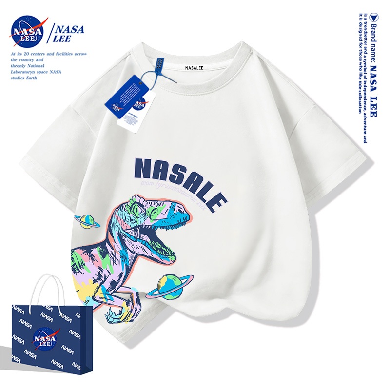 【สินค้าพร้อมส่ง】เสื้อยืดเด็ก NASA ผ้าฝ้ายสีขาวระบายอากาศดี ลายไดโนเสาร์สีสันสดใส แขนสั้นสไตล์สตรีท