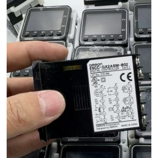 OMRON เทอร์โม E5CC-QX2ASM-802 ไม่มีบรรจุภัณฑ์