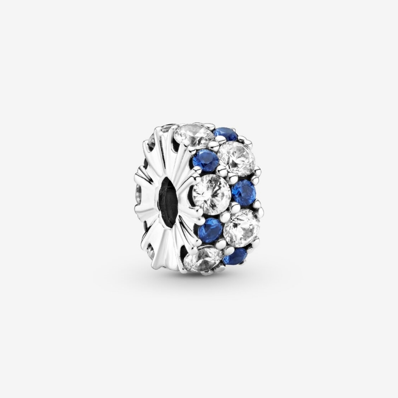 เพิ่มประกายแวววาวเป็นพิเศษให้กับชุดอะไรกับ Clear & Blue Sparkling Clip Charm