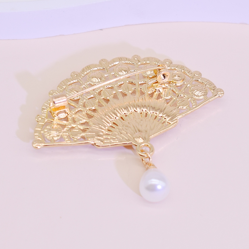 พัดลมโบราณเข็มกลัด เคลือบด้วยทอง 24K ปราศจากอาการแพ้ พร้อมใช้งานในงานเลี้ยงหรือโอกาสสำคัญ - รูปที่ 5