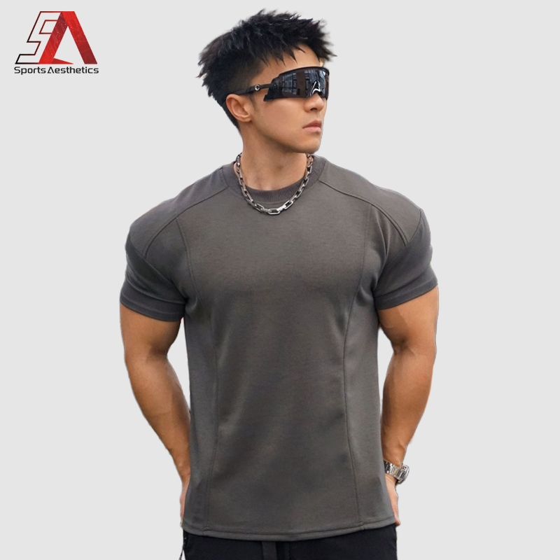 เสื้อกีฬาแขนสั้นสำหรับผู้ชาย ใช้ได้หลากหลายโอกาส เหมาะสำหรับการเล่นกีฬาและสวมใส่วันธรรมดา