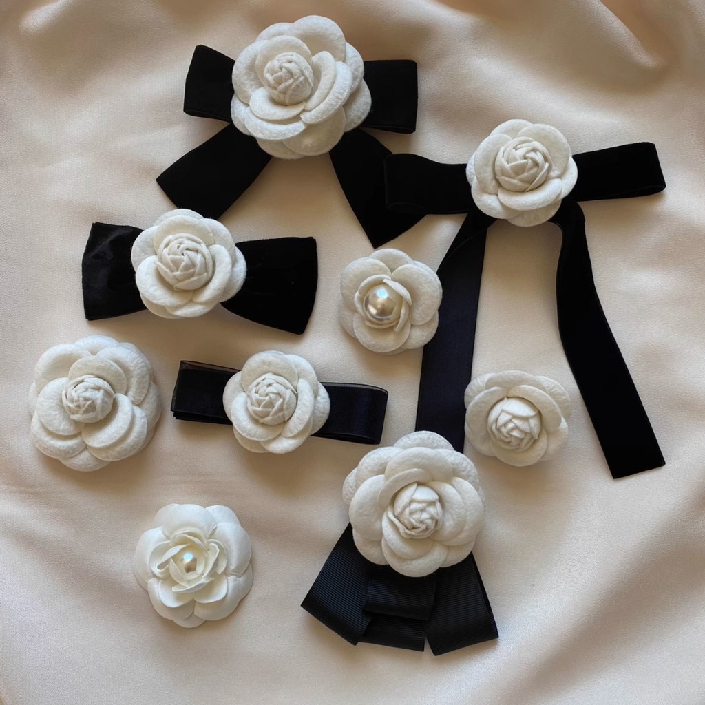 เข็มกลัดดอกกุหลาบขนาดใหญ่จากผ้าฝ้ายและผ้าซาติน ดีเทลละเอียด สไตล์ดันไทน์ เหมาะสำหรับผู้หญิง