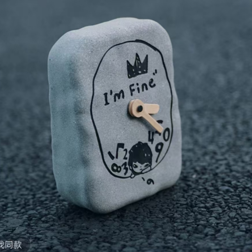 Hirono Living Wild Hirono Living Wild Hirono Living Wild Hirono Living Wild Cement นาฬิกาตั้งโต๊ะ