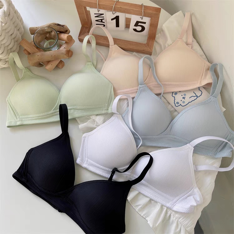 Sweetie เสื้อชั้นในแบบไม่มีโครง บาง ไร้ตะเข็บ ดันทรงหน้าอกเล็ก ไม่หย่อนคล้อย เข้ารูปหน้าอก น้ำหนักเบา ระบายอากาศได้ดี สวมใส่สบาย