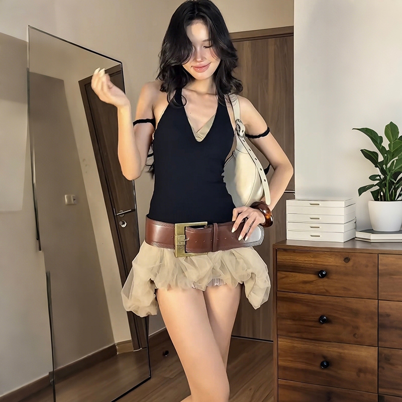 Cutenew ชุดกระโปรงเซ็กซี่ Solid Halter เสื้อกั๊กคอวี + ตาข่าย Patchwork กระโปรงพอง 2 ชิ้นชุดสไตล์อเมริกันวินเทจ