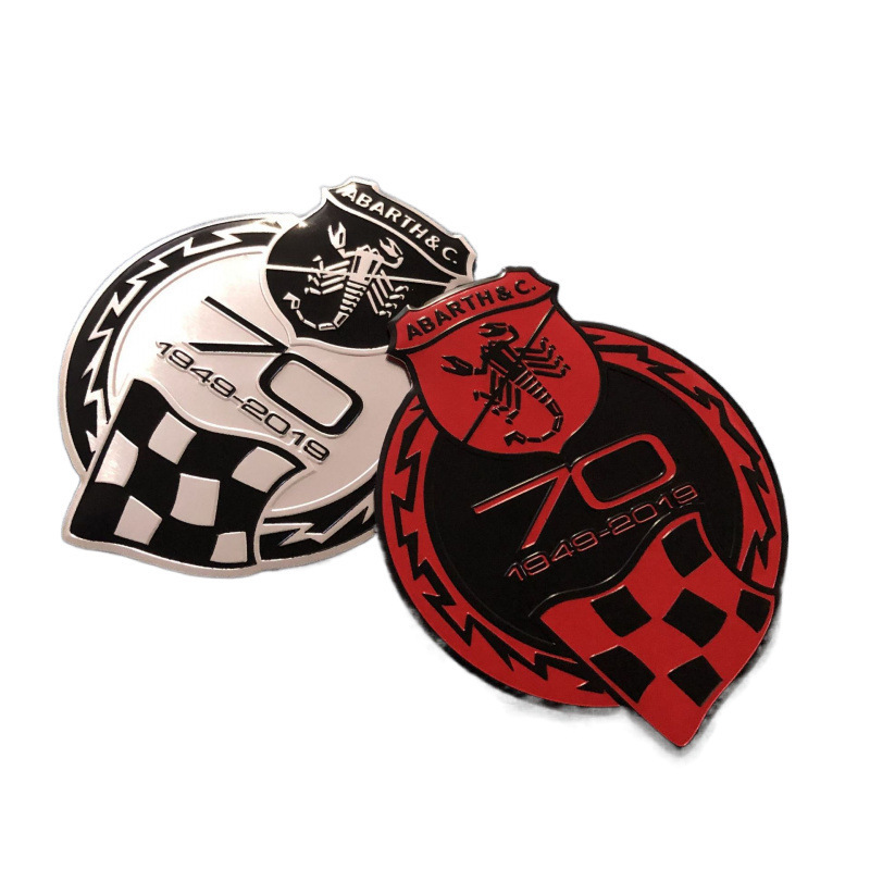 เหมาะสําหรับ ABARTH 70th Anniversary Edition สติกเกอร์รถ ABARTH Scorpion Shield สติกเกอร์รถโลหะดัดแป