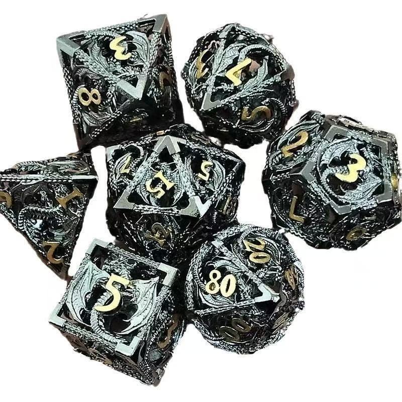 โลหะ DND ลูกเต๋าชุด Dungeons และ Dragon ชุดลูกเต๋า Hollow Dragon Polyhedral Magic 7 ชิ้นลูกเต๋าชุดกล่องโลหะสําหรับ Dungeons และ Dragons เกมตารางเล่นการ์ด MTG
