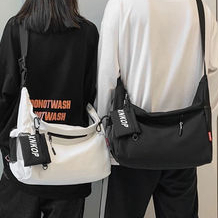 【จัดส่งจากประเทศไทย】พร้อมส่งกระเป๋าสะพายไหล่ สะพายข้างลําลอง จุของได้เยอะ สีพื้น สไตล์ญี่ปุ่น แฟชั่นสําหรับผู้ชาย นักเรียน การเดินทาง โรงยิม