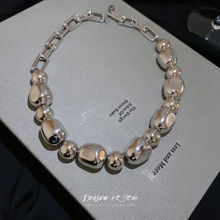 สร้อยคอโลหะยุโรปและอเมริกา สไตล์คูล มีลูกปัดกลมไม่สม่ำเสมอและโซ่กระดูก ออกแบบเฉพาะตัว