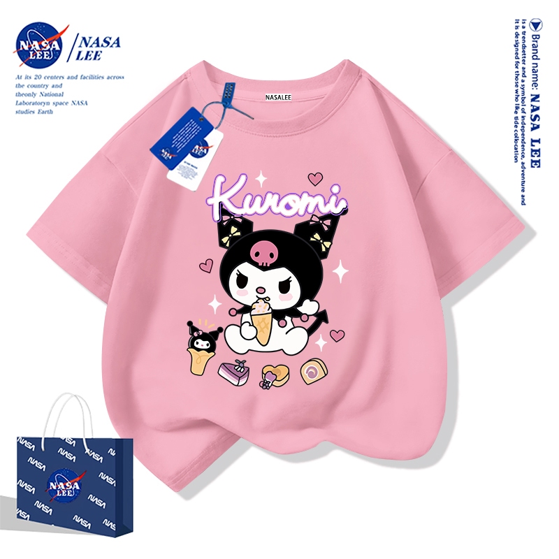 【จัดส่งภายในวันเดียว】เสื้อยืด NASA ผ้าฝ้าย ลายคุโรมิแอบกินขนมหวาน สำหรับทุกวัย ระบายอากาศดี สไตล์ไทย
