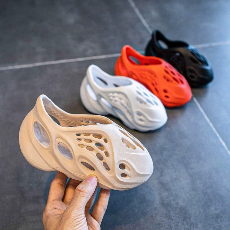 รองเท้าแตะสำหรับเด็กและเยาวชน ออกแบบเพื่อความสบายในฤดูร้อน เหมาะสำหรับชายหาดและการออกทริปกลางแจ้ง