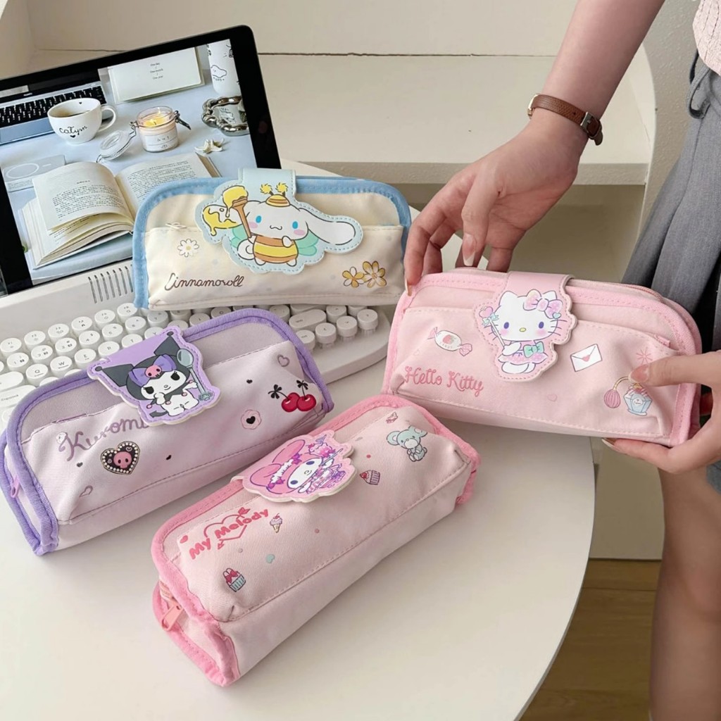SANRIO กระเป๋าถือเจ้าหญิงซานริโอ-คุโรมิเมโลดี้ถุงเก็บอุปกรณ์การเรียนที่มีช่องพลิก,อบเชยม้วนสาวการ์ตูนสก์ท็อปกล่องเก็บถุงเก็บเครื่องสําอาง