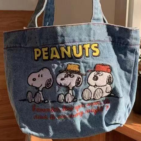 【จัดส่งจากประเทศไทย】🌼พร้อมส่ง🌼กระเป๋าผ้าเดนิมเด็กผู้หญิง Snoopy กระเป๋าถือออกนอกบ้านน่ารัก