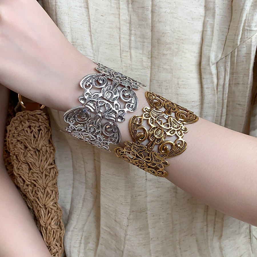 สร้อยข้อมือสายรัดแขนดีไซน์ดอกไม้ทรงโปร่งหรู สำหรับโอกาสต่างๆ และเหมาะสำหรับผู้หญิง