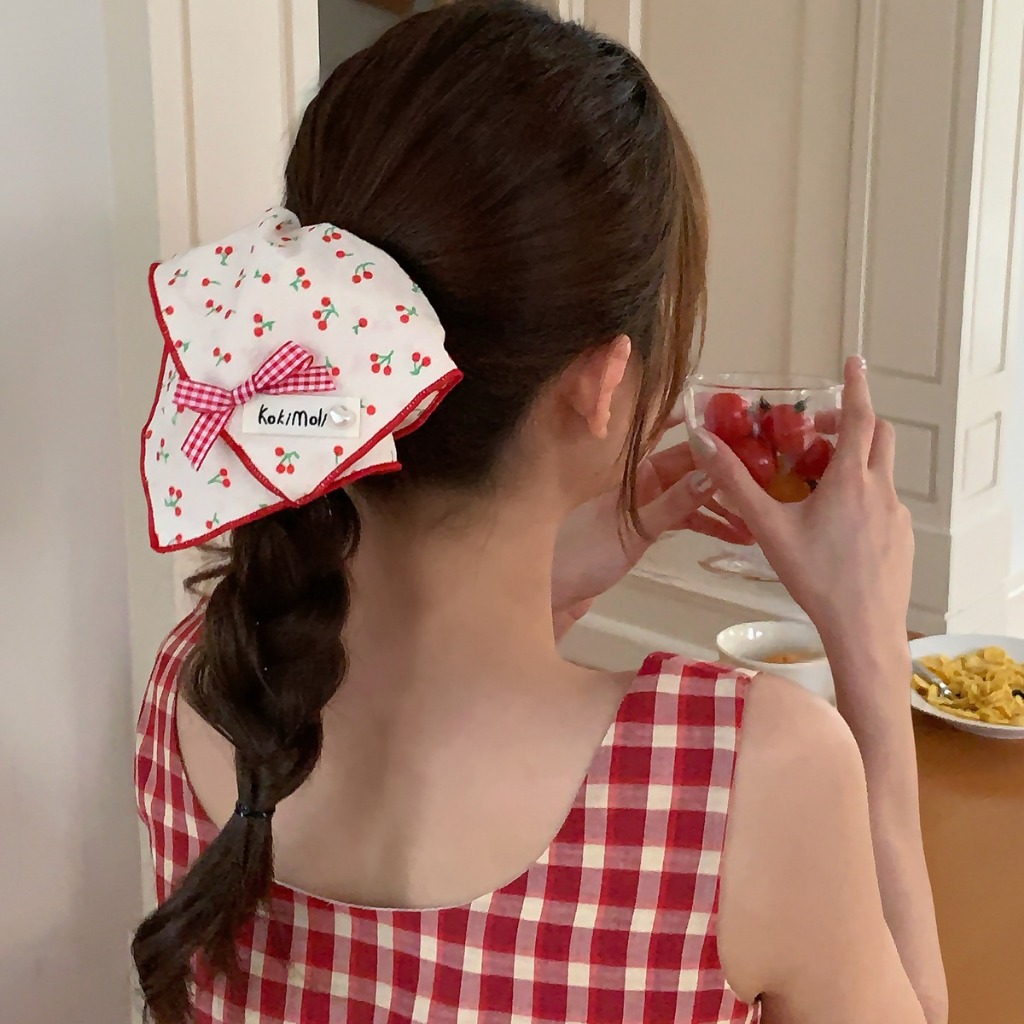 Jojo Coco Scrunchy สแควร์ใหม่ พร้อมใช้งานเป็นหางม้าต่ำ สร้อยผมสไตล์โมริ chic และเก๋ไก๋