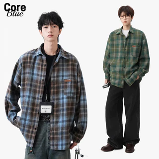 🥼Core Blue🥼 เสื้อเชิ้ตลายสก็อตผู้ชายสไตล์อเมริกันย้อนยุคแขนยาวทรงหลวมอเนกประสงค์แบบไฮเอนด์แจ็คเก็ตวัยรุ่น มีหลายสีให้เลือก