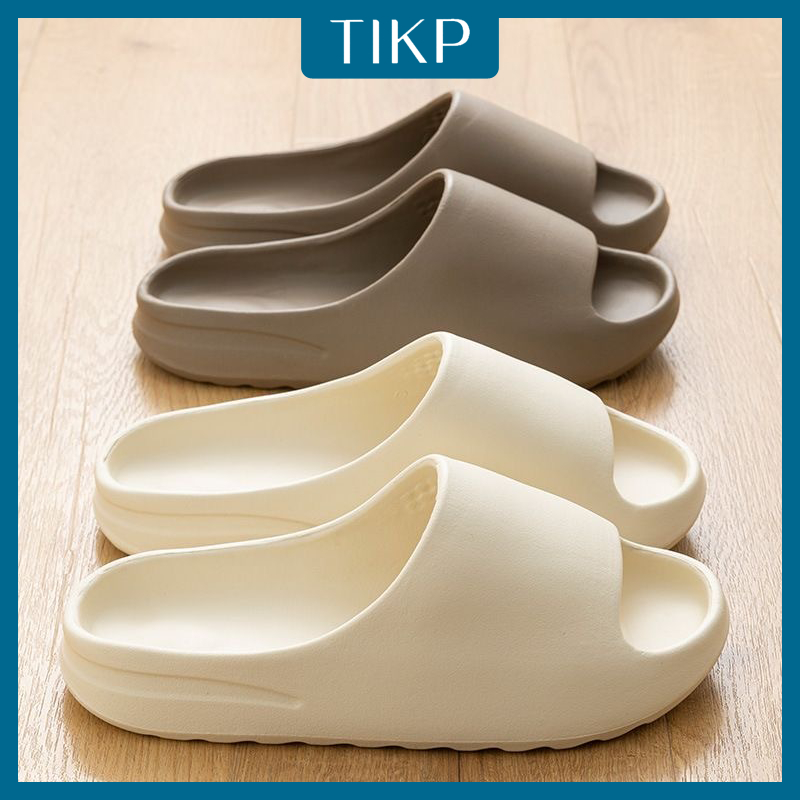TIKP รองเท้าแตะแฟชั่นผู้หญิงรองเท้านิ่ม รองเท้าแตะ EVA นุ่มและทันสมัยรองเท้าแต รองเท้าแตะสําหรับผู้ชายและผู้หญิง