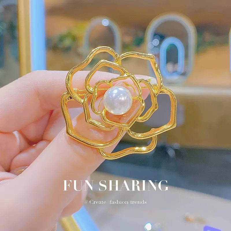 Xiaoxiangfeng Camellia เข็มกลัด โลหะผสม ชุบไฟฟ้า เครื่องประดับ สําหรับเสื้อผ้า พร้อมส่ง