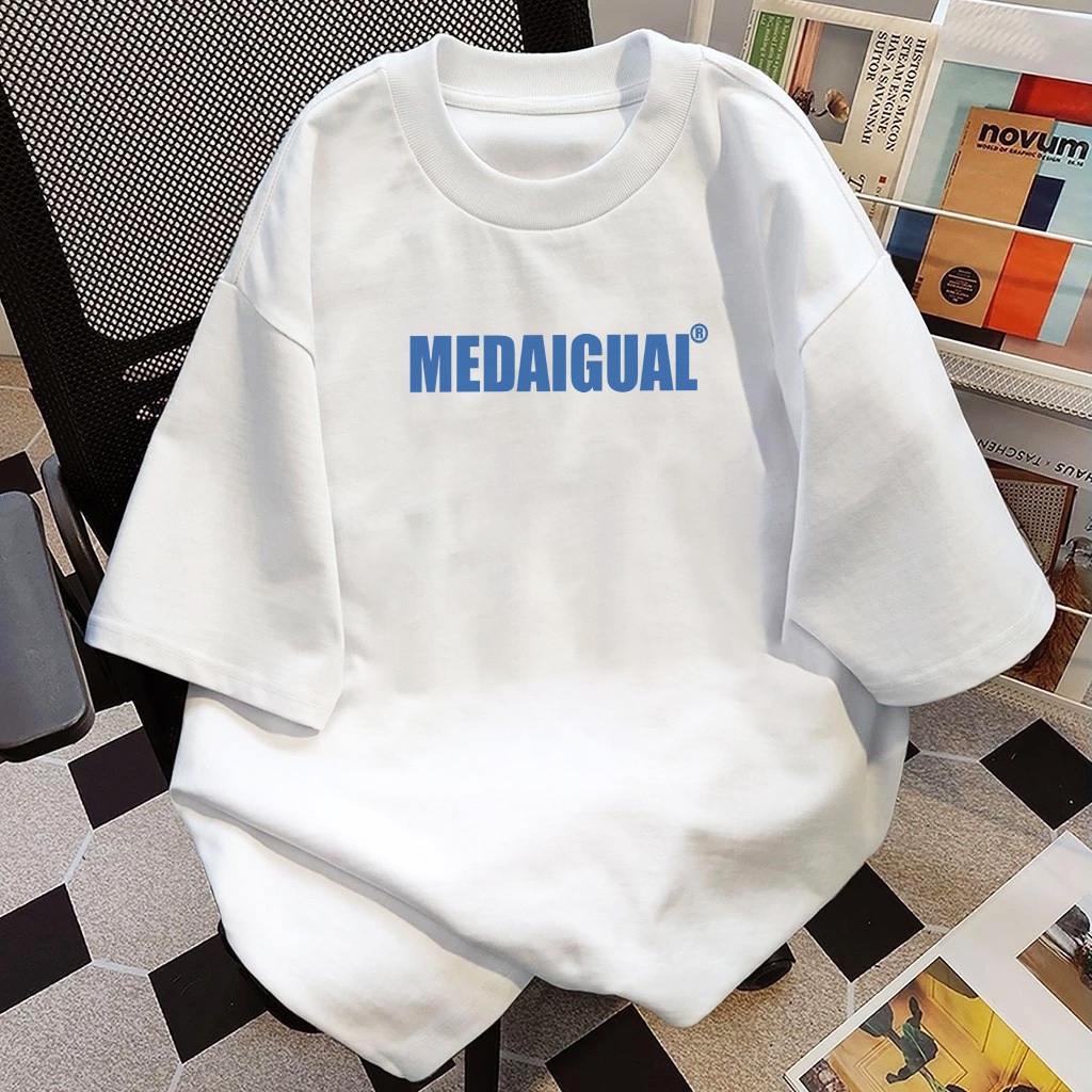 (พร้อมส่ง)MEDAIGUALลวดลาย เสื้อยืดชาย ผู้หญิง คอกลม สีดำ สีขาว วินเทจ แฟชั่นย้อนยุค ผ้าฝ้าย วัยผู้ใหญ่ ชุดคู่รัก พิเศษขนาดใหญ่ Cotton 100 % ค763