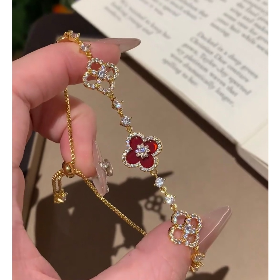 DÉTUA มีสร้อยข้อมือรูปดอกไม้กลวงสุดประณีตวางจำหน่ายแล้ว ทนทาน เหมาะสำหรับสวมใส่ในชีวิตประจำวัน เหมาะสำหรับนักเรียนนักศึกษา หรือเป็นของขวัญให้คนที่คุณรัก – โปรปัง