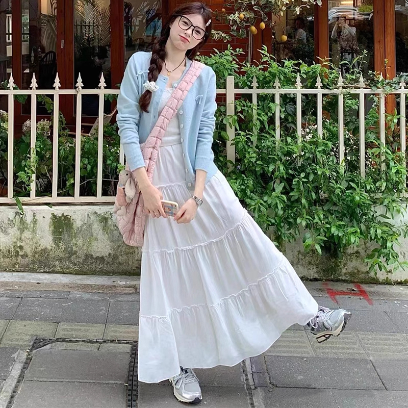 กระโปรง กระโปรงยาว กระโปรงชั้น สไตล์แฟชั่น เอวยางยืด สีทึบ ระบาย4ชั้น เนื้อผ้าอย่างดี