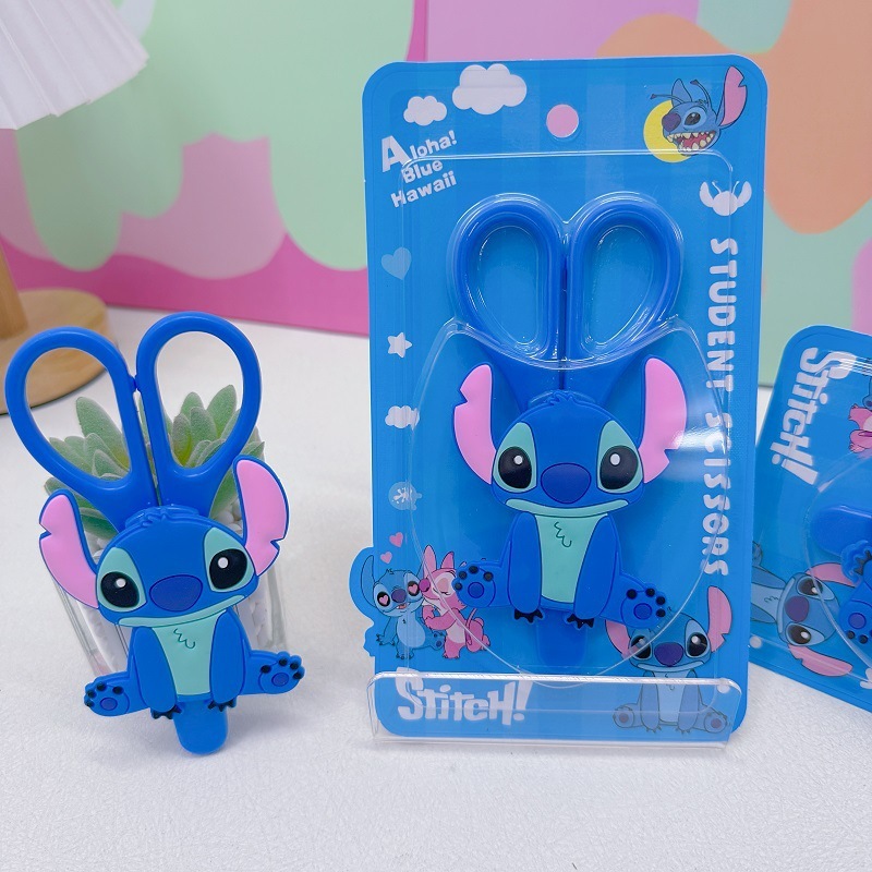 Stitch Hello Kitty ตกแต่งหัตถกรรมตัดกระดาษกรรไกรความปลอดภัยแบบพกพาสีฟ้าสีชมพูอุปกรณ์ศิลปะเครื่องเขียน Scissorsfor นักเรียน